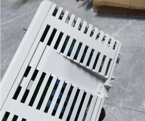 ABB 3BSE008550R1 Di821 8 canaux du module d'entrée numérique