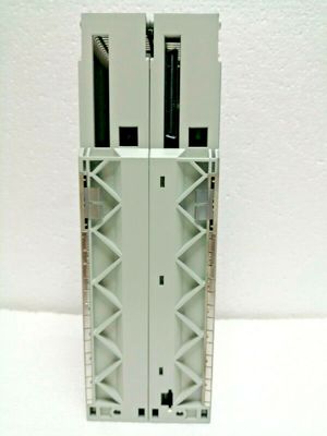 Les servo-entraînements industriels Schneider 140CPU65160S