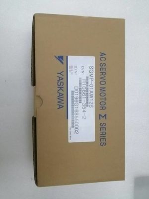 Le moteur de servo industriel Yaskawa SGMP-01AW12