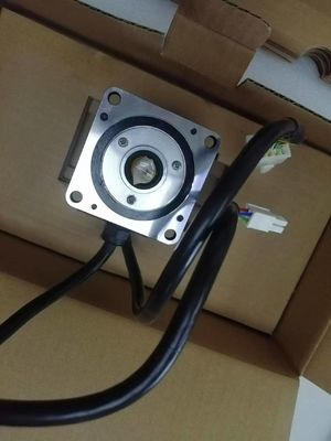 Le moteur de servo industriel Yaskawa SGMP-01AW12