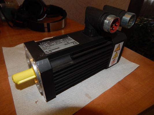 Lenze MDSKSRS036-23 Servo moteur POURCE nominale 0,54 kW