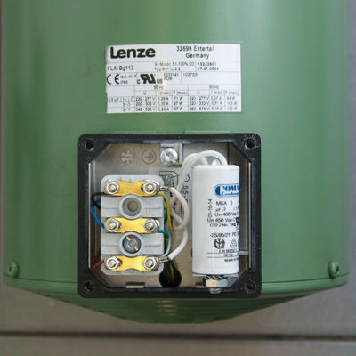 Lenze MHFMARS112-22C1C Nombre de tension de fonctionnement.