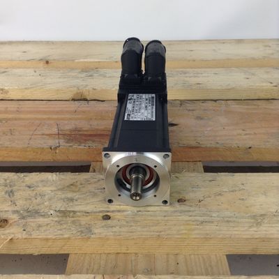 Lenze MCS 06F60-RS0B0-A11N-ST5S00N-R0SU Servo moteur synchrone