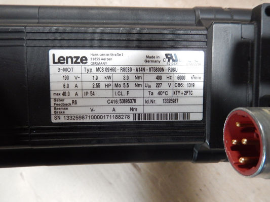 L'utilisation du moteur est limitée à la capacité de charge de l'appareil.