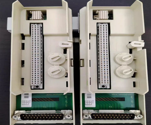 Module compact de 250 V à 8 canaux