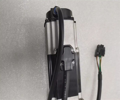 Servo-moteur à courant continu de 3 phases de 200 V à tension d'entrée de 24 V avec couple nominal de 0,637 à 2,39 Nm