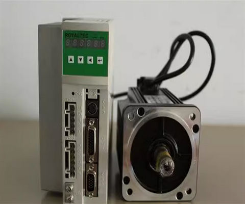 12 Servo Moteurs 750W Sortie Obtenez vos amplificateurs Servo Drive maintenant