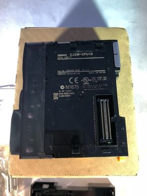 Omron CJ2M-CPU13 Module de commande logique à tension nominale DC 28 VAC