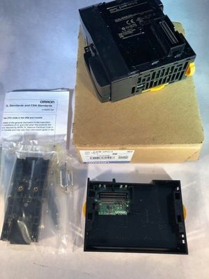 Omron CJ2M-CPU13 Module de commande logique à tension nominale DC 28 VAC