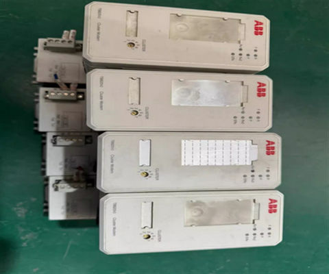 ABB 3BSE013208R1 Module Bus Cluster Modem de type TB820V2