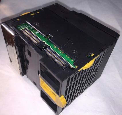 Omron CJ2M-CPU34 Rating de courant 5A Contrôleur programmable