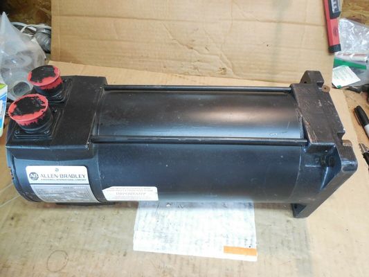 Servomotors de la série AB 1326AB-B2C-21 Torque Plus pour le servo-entraînement CA 1391-DES