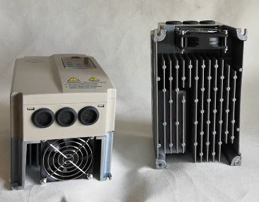 L'inverseur à fréquence variable de 380 V à 1,5 kW