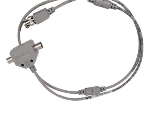 1786-TPS -- Allen Bradley -- ControlNet Tap -- T-Tap direct, avec le BNC.