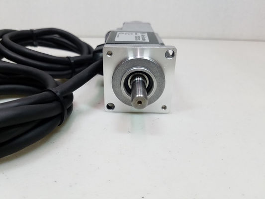 Pour les moteurs à commande automatique, le régulateur doit être équipé d'un moteur de commande automatique.