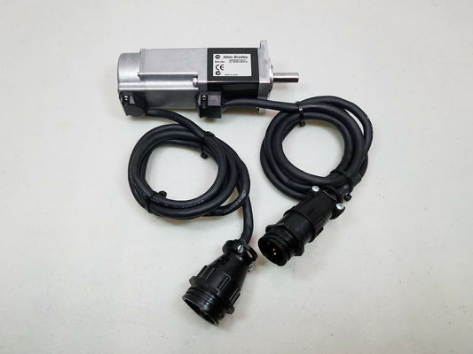 Pour les moteurs à commande automatique, le régulateur doit être équipé d'un moteur de commande automatique.