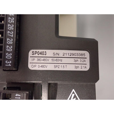 EMERSON SP0403 Appareil à courant alternatif universel à vitesse variable pour moteurs à induction et servo
