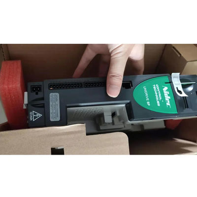 EMERSON SP0404 Appareil à courant alternatif universel à vitesse variable pour moteurs à induction et servo