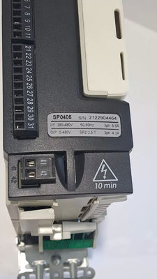 EMERSON SP0405 Propulsion universelle à courant alternatif à vitesse variable pour moteurs à induction et servo