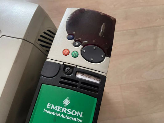 La fréquence de commande est calculée en fonction de la fréquence de commande utilisée.