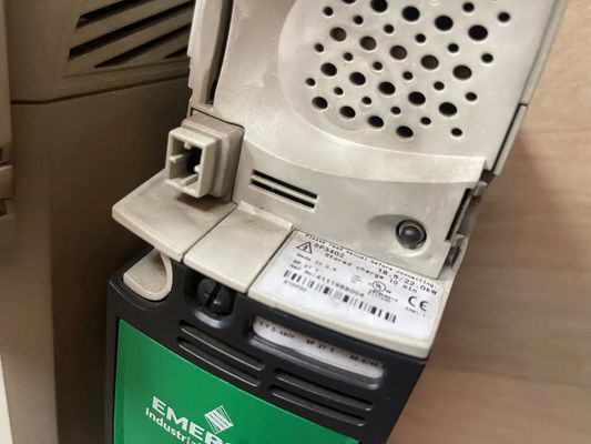 La fréquence de commande est calculée en fonction de la fréquence de commande utilisée.