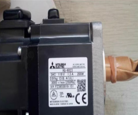 Mitsubishi HC-SFS103B Servo-moteur AC Servo-amplificateur pour les applications industrielles