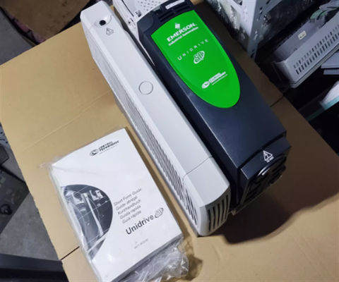 Équipement de commande d'Emerson Unidrive SP2401 10,0 ch avec numéro de pièce KJ3201X1-BA1