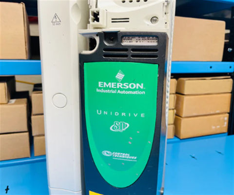 Technique de commande d'Emerson SP2402 UniDrive, 380-480V 50-60Hz 3ph 20.2A / 0-480V