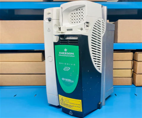 Technique de commande d'Emerson SP2402 UniDrive, 380-480V 50-60Hz 3ph 20.2A / 0-480V