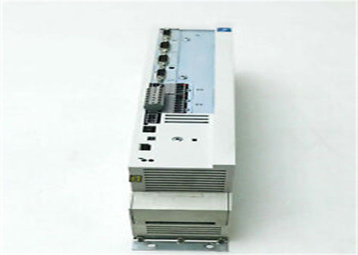 CONTRÔLEUR SERVO de Lenze EVS9323-CSV003 9300 SÉRIES kilowatt de 400/480 VCA 1,5 (2 HP)