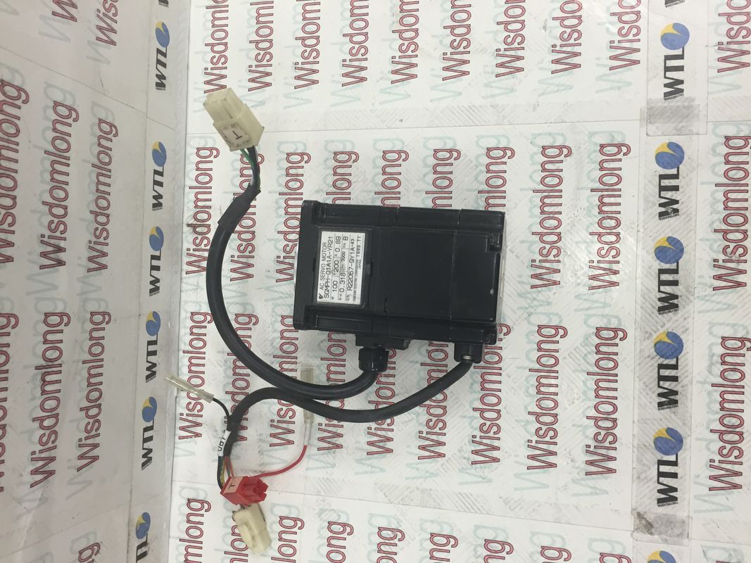 MOTEUR SERVO à C.A. de SGMPH-01A1A-YR21 Yaskawa   100W 0.317N.m 3000RPM 200V