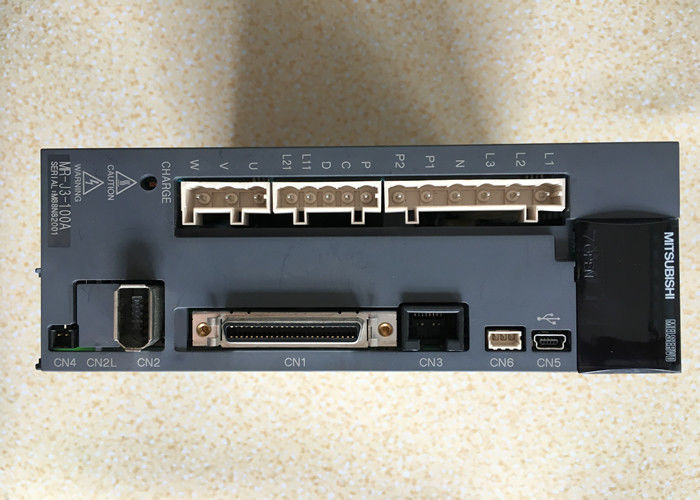Commande servo industrielle à C.A. de série servo de l'amplificateur MR-J3-100A MR-J3 de MITSUBISHI NOUVELLE
