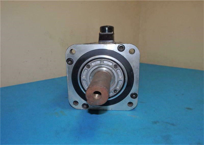Moteur servo industriel 42.9A InsF 1500RMP à C.A. de Yaskawa de moteur servo de SGMG-60A2BBC nouveau