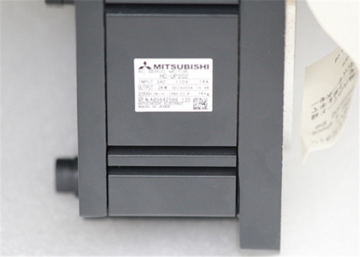 Moteur servo industriel HC-UF202 3AC 110V 24A 2000R/MIN de Mitsubishi 2.0KW