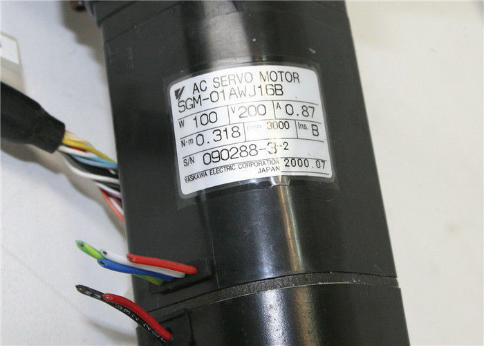 Moteur servo électrique industriel 0.318N.m 100w de Yaskawa de moteur servo de SGM-01AWJ16B