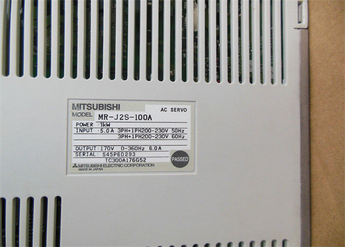 Le moteur servo servo triphasé de l'amplificateur MR-J2S-100A à C.A. 1KW de MITSUBISHI conduisent NOUVEAU