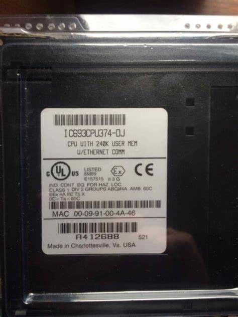 Module CPU GE IC693CPU374 avec une vitesse de processeur de 133 MH 240 Ko 7,4 watts à partir d'une tension CC de 5 V