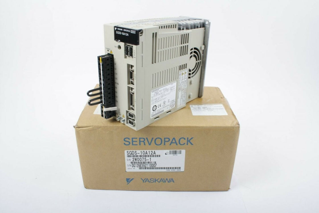 Yaskawa Sigma série 3 Servo Drive SGDS-10A12A tout neuf dans la boîte