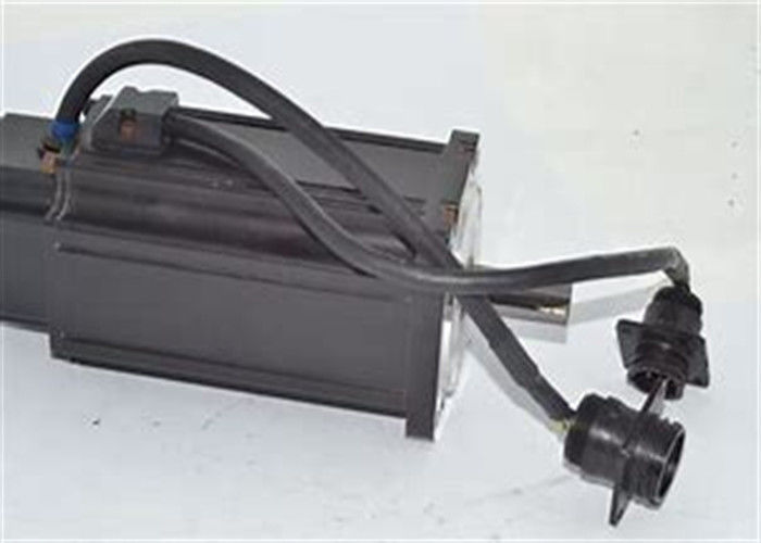 Emerson XVM-8028-TONS-0000 Servo moteur de 1 kW tout neuf