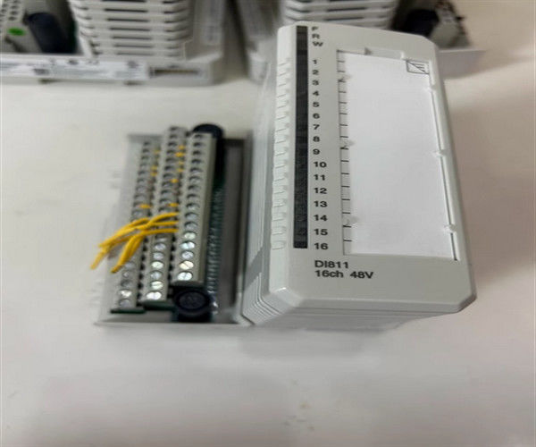 L'entrée numérique de l'ABB DI811 3BSE008552R1 PR:C PLC Module DI 811 S800