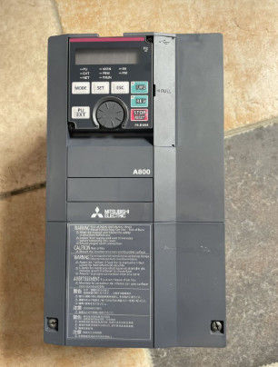 Mitsubishi FR-A820 Invertisseur de fréquence électrique Mitsubishi 6.7Kva Sortie 3.7Kw Capacité du moteur