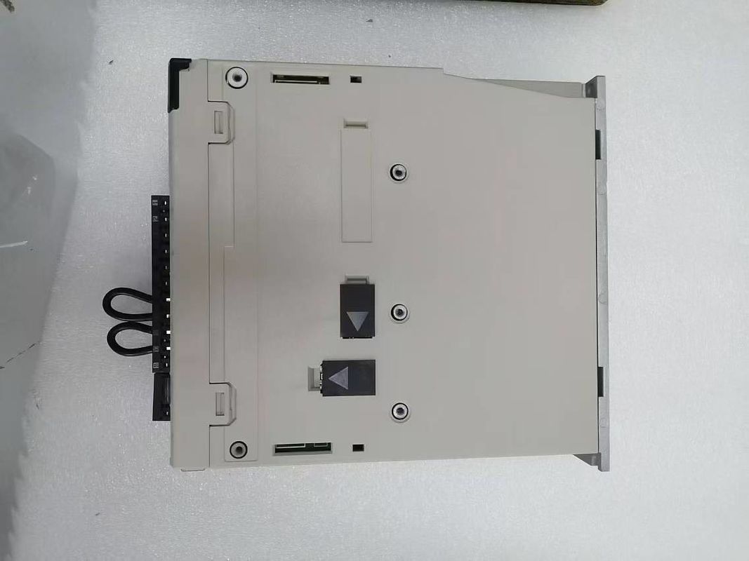 YASKAWA Electric Corporation Servo SGD7S-5R5A10A Servo moteur industriel