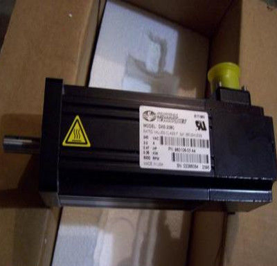 Le moteur de servo EMERSON MG, 230 VAC, 2 cadres, 5 livres